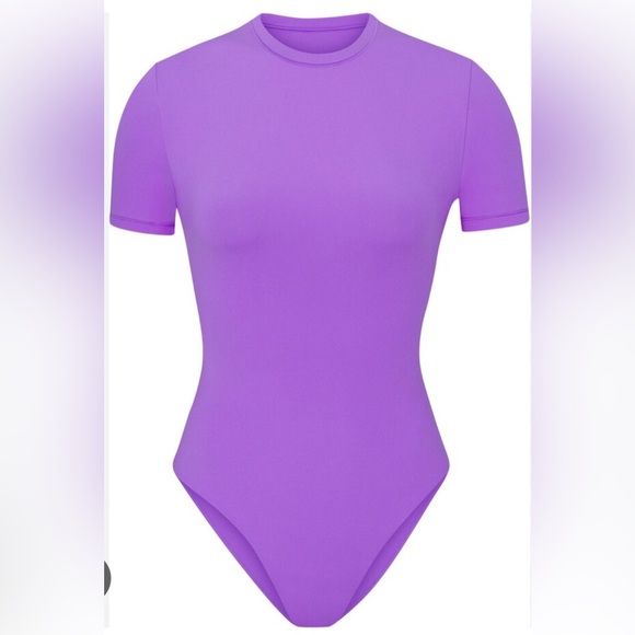 SKIMS Tops - Skims Fits Everybody BodySuit